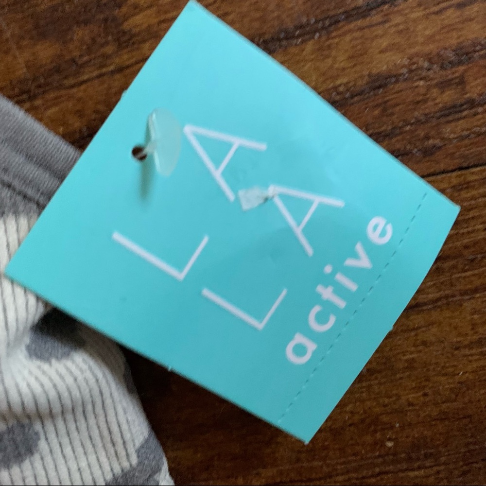 NWT LA LA Active Sports Bra & Biker Short Set - Picture 5 of 9